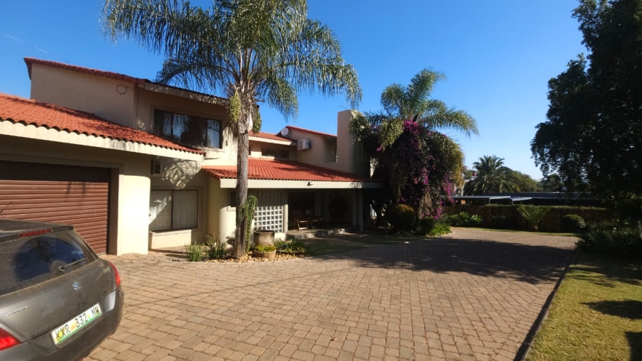 4 Bedroom Property for Sale in Ifafi North West